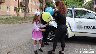 Ювенали Закарпаття привітали школярів з Днем Знань та провели їх на перший у навчальному році урок