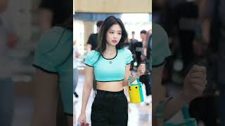 Nini wearing crop tops #nini #blackpink