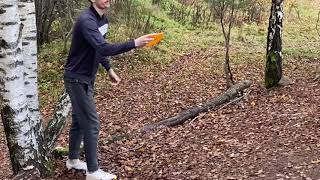 Spelar discgolf i Borås