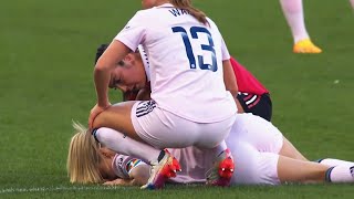 Leah Williamson Injury Against Manchester United (04.19.2023)