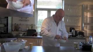 Making bread with 5 year old out of date flour - PrepRS