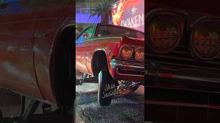 LOWRIDERS HITTIN’ SWITCHES IN THE RAIN! ☔️ CHEVY IMPALA 3 WHEEL MOTION on Las Vegas Blvd; the Strip!