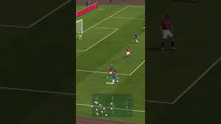 Manchester United defending for their life in FC Mobile