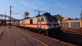 Happy 21st Birthday Sealdah Rajdhani Express || Sealdah Rajdhani Thunderous 130 km/h Pass from Dadri