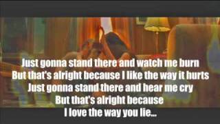 LOVE THE WAY YOU LIE - EMINEM FEAT RIHANA - LYRICS