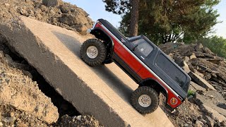 RC Car Traxxas Trx4 Ford Bronco - impossible crawling on artificial rocks