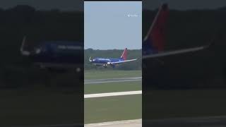 Sun Country 737 landing at ACY