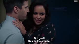 Brooklyn 99 yedinci sezon 6.bölümünden jake ve amy'nin ebeveyn olmaya karar verdikten sonra opusmesi