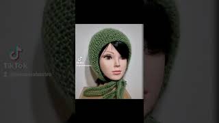 Knitted bonnet with long ties