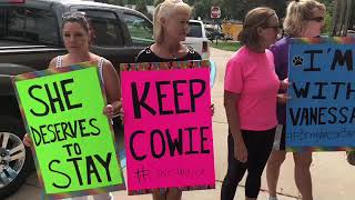 Cowie supporters gather at city commission meeting