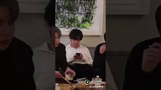 BTS Jungkook and taehyung secrete talking on phone msg