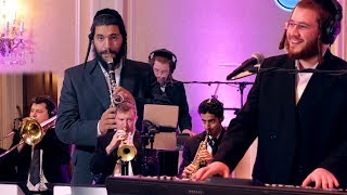 Duet with famous clarinet player Avrum Balty A Berko Production אברהם בלטי בביצוע מדהים הורה