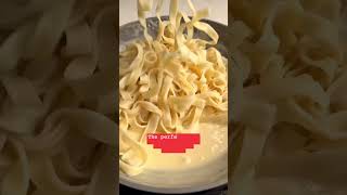 15-Minute Recipes: Creamy Chick*n Alfredo Pasta 🍝