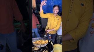 Viral Vada pav kid 😳😳 इसके इधर Unlimited vada pav खाओ 😱😱 #shorts