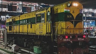 FRESH YELLOW SHUNTER ENGINES REST AT DELHI STATION WDS6AD 36300 & 36302