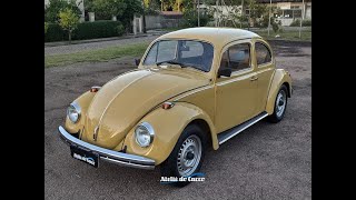 Vendido Fusca 1300L 1979 Bege Jamaica com interior monocromático. Ateliê do Carro.