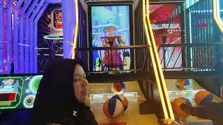 Funworld | Mama Gak Mau Kalah Main Basket Mode Challenge |