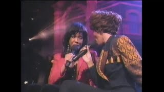 Bridge Over Troubled Water - Natalie Cole & Whitney Houston LIVE 1990 HQ