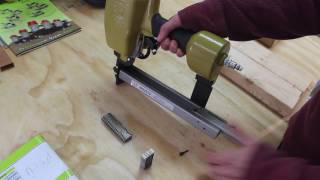 How to use Corrugated nailer