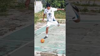 Skill bola macam apa ini😂 #shorts #futsalskills #footballskills #funnyfootball