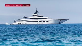 Il superyacht AHPO nel Golfo di Orosei, in Sardegna