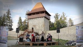 O lume la răscruce de civilizaţii - concert de rock medieval "Corvinia" în deschiderea FFIR