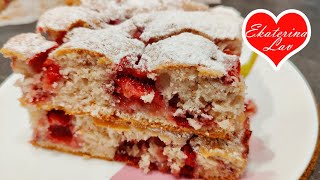 Вкуснейший ПИРОГ С КЛУБНИКОЙ 🍓 без миксера! Все смешал - и готово! Быстрый и простой рецепт к чаю!