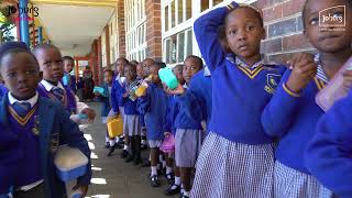 Joburg Ladies Open Team delivers Dignity packs to Bramley Primary