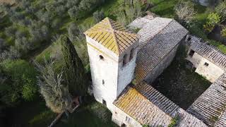 UNA PIEVE COMPLETAMENTE ABBANDONATA - LA PIEVE DI SAN GIOVANNI BATTISTA - PIEVASCIATA (SI)