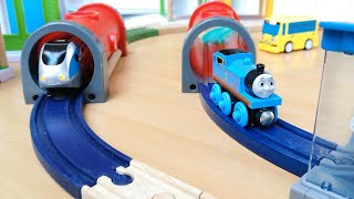 Build  Toy Train Videos for Children Thomas | Building Blocks Toys for Kids | Assembly Videos