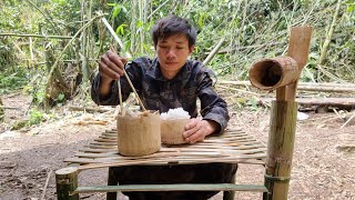 Designing bamboo eating utensils, Cooking - Experience wild life in the deep forest, Triệu Tòn Lụ