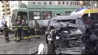 Foot/Italie : L'attaquant de la Lazio Rome Ciro Immobile percuté par un tramway avec sa voiture