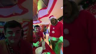 Breakfast with the Grinch at Islands of Adventure #shorts #grinchmas #grinch  #youtubeshorts