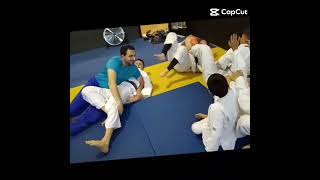 Judo/Rugby in posizione lotta a terra. Ottimo lavoro propedeutico per il combattimento.