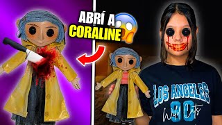 ABRÍ UNA MUÑECA DE CORALINE  Y ENCONTRÉ ALGO ATERRADOR *encontré mis ojos de botón*😱|Regina MH