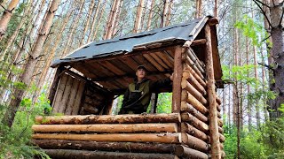 ПРОДОЛЖАЮ ДЕЛАТЬ БОКОВУЮ СТЕНУ ХИЖИНЫ | ОБШИЛ ДВЕРЬ