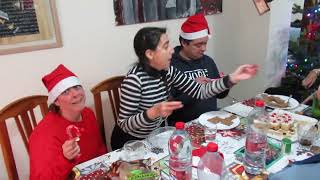 06/12/23 !que viva el espíritu navideño¡ voy repartiendo gorros, bastones de caramelo y chocolatinas