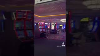 Exploring Vegas at night - peacefully 🤣 #casino #slots #vegas #casinolife #lasvegas