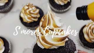 Campfire-Inspired S'mores Cupcakes