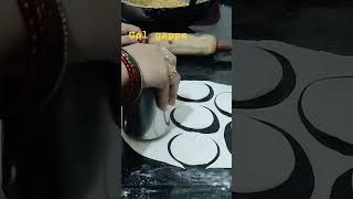 Gol gappe cutting at home #varshaojhavlogs #viral #millionviews #youtubeshorts #golgappa #puchka