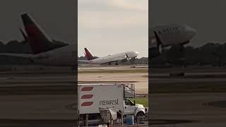 Delta Airlines 737 departing ATL