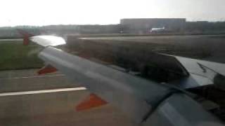 Easyjet A319 landing at Toulouse-Blagnac Airport France (TLS)