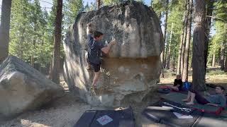 Counter Attack (V3/4) - Tall Beta: Lake Tahoe Bouldering [Pfiff]