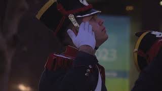 20 de junio: Izamiento en la Plaza de Mayo de la bandera confeccionada por la Ciudad