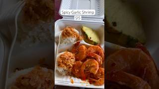 Trying Spicy Garlic Shrimp at Fumi’s Kahuku Shrimp in Kahuku, Hawaii. #shorts