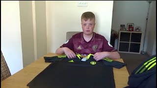 Review of the Leeds United 2021/22 Training kit || The good and bad!