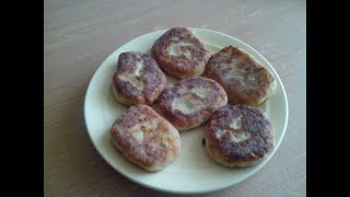 Картофельные котлеты с грибным соусом.Блюдо карельской кухни.