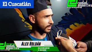 Prensa Chapina ACOSA a ALEX ROLDÁN en su llegada a Guatemala