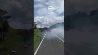 Mobil terbakar dijalan raya