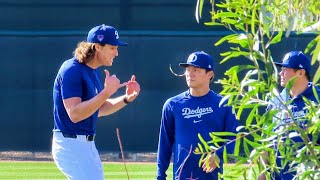 BFF's Yamamoto & Glasnow Long Chat & Warmups 😅 @ Camelback Day 4